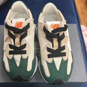 SOLD——New Balance Toddlers Sneaker